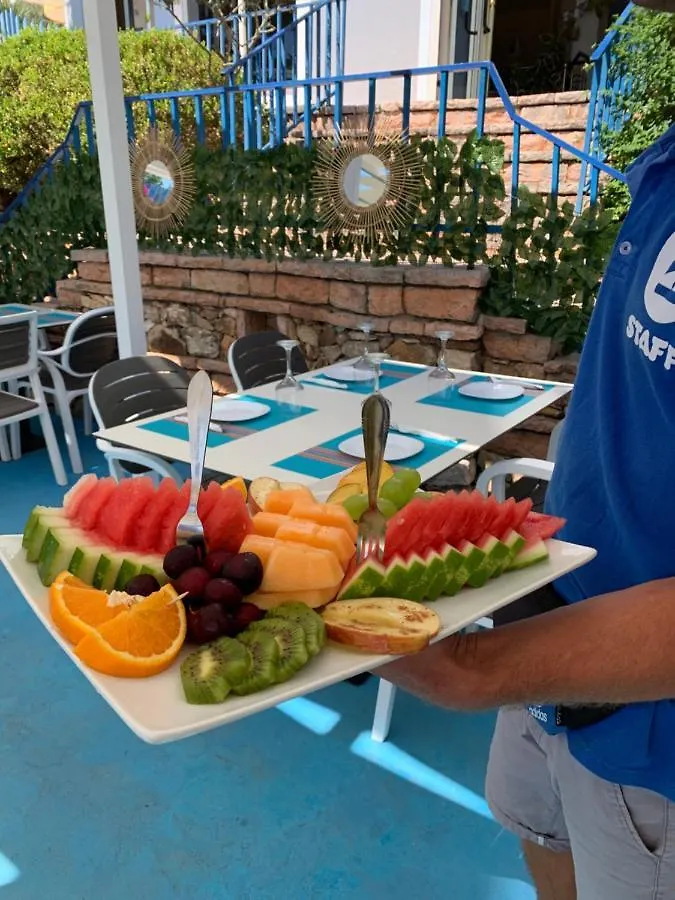 Cocktail & Dreams - Beach Hotel Sarande 3*,