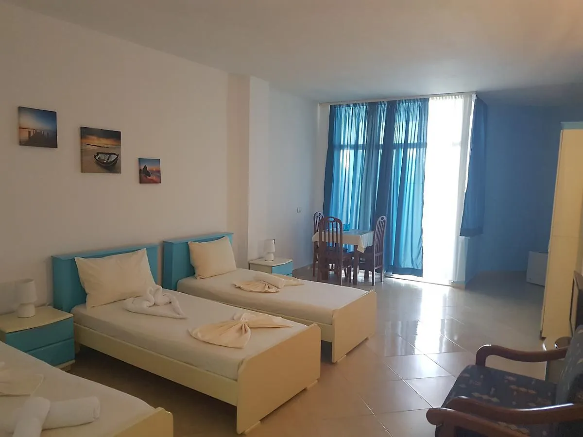 Cocktail & Dreams - Beach Hotel Sarande 3*,