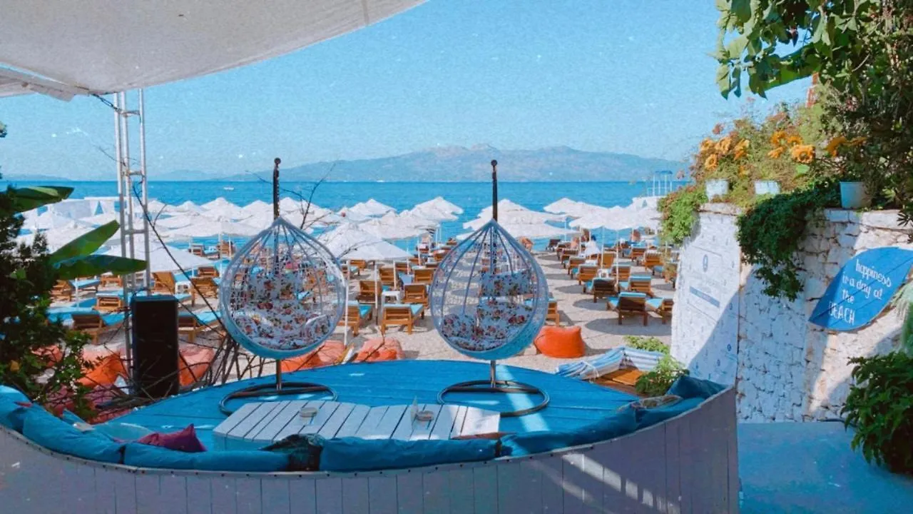 Cocktail & Dreams - Beach Hotel Sarande 3*,