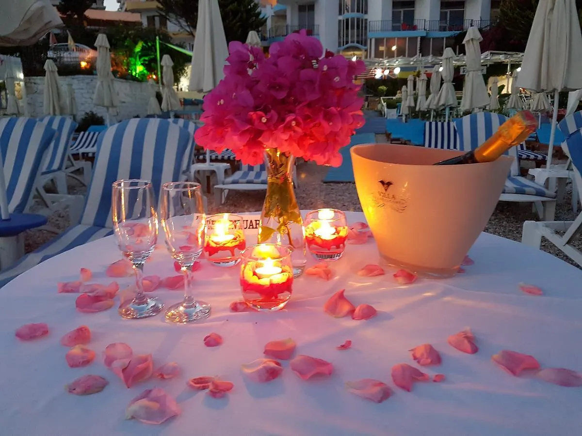 Cocktail & Dreams - Beach Hotel Sarande 3*,